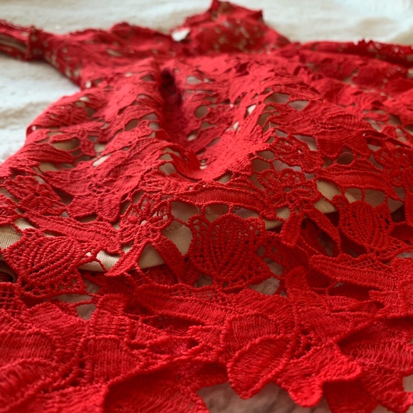 ❣️FRANCESCA’S❣️RARE Red Lace Dress - Picture 2 of 8